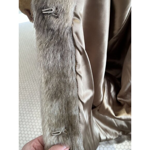 Vintage 1970/80s Faux Mink Short Coat W/ Dolman Sleeves & Pleated Yoke Side Pock - Picture 16 of 16